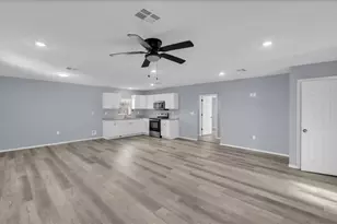 902 Calumet St, Waco, TX 76704 - Photo 8