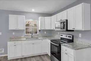 902 Calumet St, Waco, TX 76704 - Photo 6
