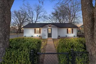 902 Calumet St, Waco, TX 76704 - Photo 2