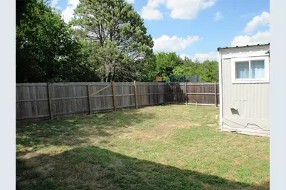 2208 Beverly Drive, Granbury, TX 76048 - Photo 14