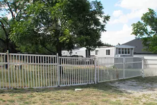 2208 Beverly Dr, Granbury, TX 76048 - Photo 18