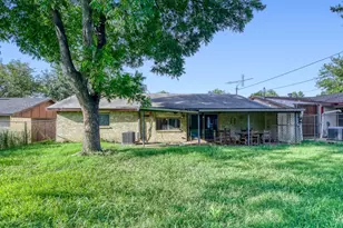 1106 Cielo Vista Dr, Grand Prairie, TX 75052 - Photo 14
