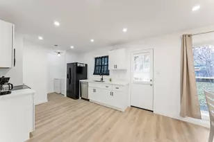 3245 Myra Ln, Farmers Branch, TX 75234 - Photo 10