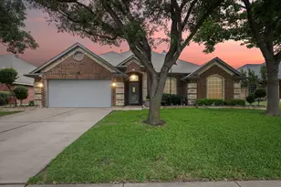 568 Willowview Dr, Saginaw, TX 76179 - Photo 2