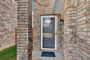 1826 McAlaster St, Cedar Hill, TX 75104 - Photo 4