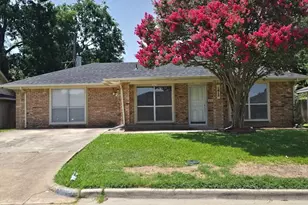 1613 S Bent Tree Trail, Grand Prairie, TX 75052 - Photo 1