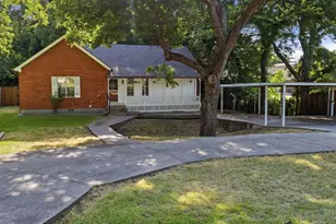 1406 S Elm St, Weatherford, TX 76086 - Photo 1