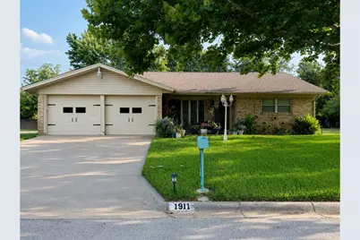 1911 Cypress Court, Gainesville, TX 76240 - Photo 1