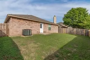 1152 Galicia Ln, Dallas, TX 75217 - Photo 36