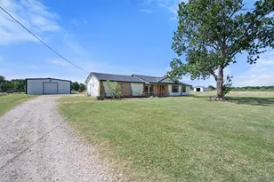 2003 Hamilton Ln, Corsicana, TX 75109 - Photo 2