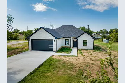 614 W Wheeler Street, Breckenridge, TX 76424 - Photo 1