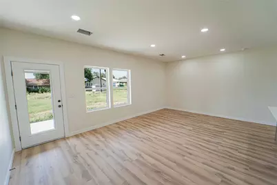 614 W Wheeler Street, Breckenridge, TX 76424 - Photo 6