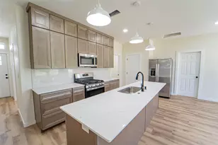 614 W Wheeler St, Breckenridge, TX 76424 - Photo 4