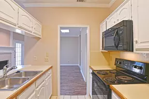 145 E Windsor Dr, Denton, TX 76209 - Photo 12