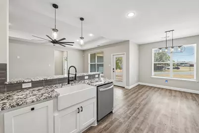 505 S Sky Court, Granbury, TX 76049 - Photo 18