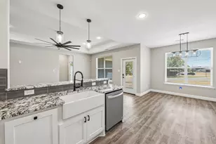505 S Sky Ct, Granbury, TX 76049 - Photo 18