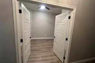 505 S Sky Ct, Granbury, TX 76049 - Photo 8