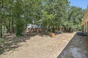 505 S Sky Ct, Granbury, TX 76049 - Photo 32