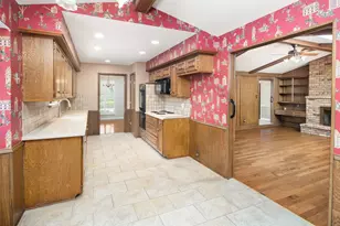 9329 Seagrove Dr, Dallas, TX 75243 - Photo 12