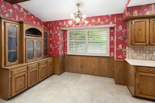 9329 Seagrove Dr, Dallas, TX 75243 - Photo 10