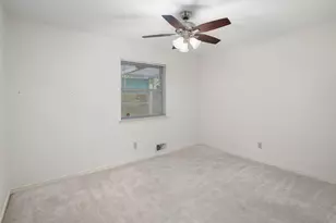 9329 Seagrove Dr, Dallas, TX 75243 - Photo 16