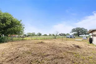 402 E Sherman St, Mullin, TX 76864 - Photo 28