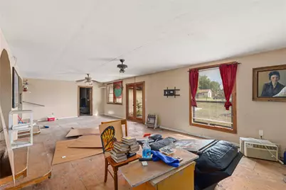 402 E Sherman Street, Mullin, TX 76864 - Photo 4