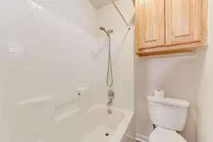 220 Hollywood Dr, Glenn Heights, TX 75154 - Photo 12