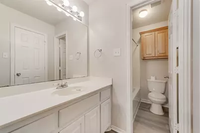220 Hollywood Drive, Glenn Heights, TX 75154 - Photo 8
