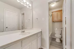 220 Hollywood Dr, Glenn Heights, TX 75154 - Photo 8