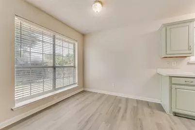 220 Hollywood Drive, Glenn Heights, TX 75154 - Photo 6