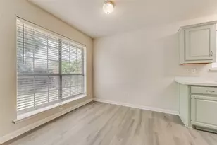 220 Hollywood Dr, Glenn Heights, TX 75154 - Photo 6