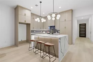 1810 Bickers St, Dallas, TX 75212 - Photo 8