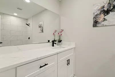 430 E Grenoble Drive, Grand Prairie, TX 75052 - Photo 14