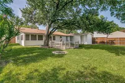 430 E Grenoble Drive, Grand Prairie, TX 75052 - Photo 22