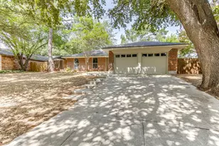 2709 Springbrooke Dr, Hurst, TX 76054 - Photo 2