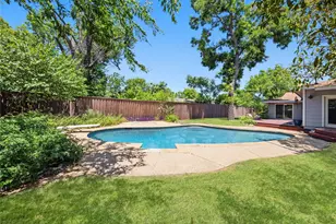 7362 Robinhood Ln, Fort Worth, TX 76112 - Photo 2