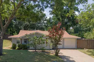 7362 Robinhood Ln, Fort Worth, TX 76112 - Photo 1