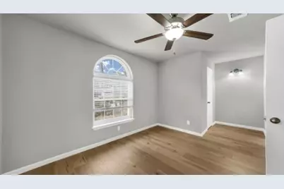 3801 Halifax Court, Arlington, TX 76013 - Photo 4