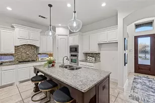 416 King Galloway Dr, Lewisville, TX 75056 - Photo 8