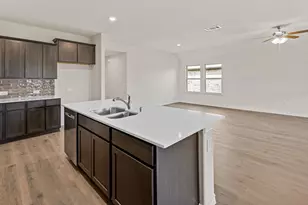 7086 Bison Creek Ln, Garland, TX 75043 - Photo 2