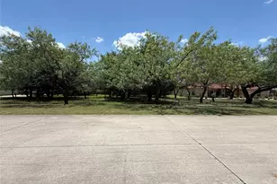 1529 Cypress Bend Dr, Cedar Hill, TX 75104 - Photo 38