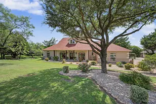 1529 Cypress Bend Dr, Cedar Hill, TX 75104 - Photo 4