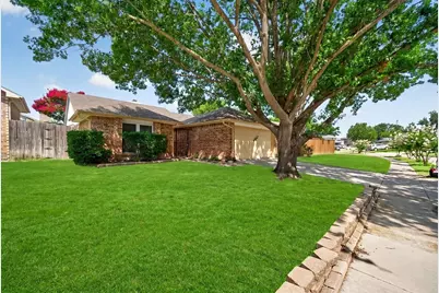 5310 Pocassett Drive, Arlington, TX 76018 - Photo 2