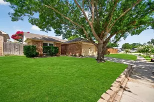 5310 Pocassett Dr, Arlington, TX 76018 - Photo 2
