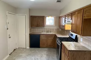 303 S Ballard Ave, Wylie, TX 75098 - Photo 8