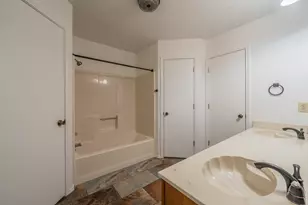 700 Mann Ct, Cleburne, TX 76033 - Photo 8