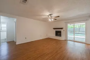 700 Mann Ct, Cleburne, TX 76033 - Photo 2