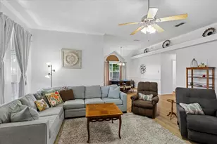433 Sherwood Ct, Burleson, TX 76028 - Photo 6