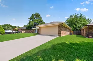 401 Myrtle Dr, Arlington, TX 76018 - Photo 4